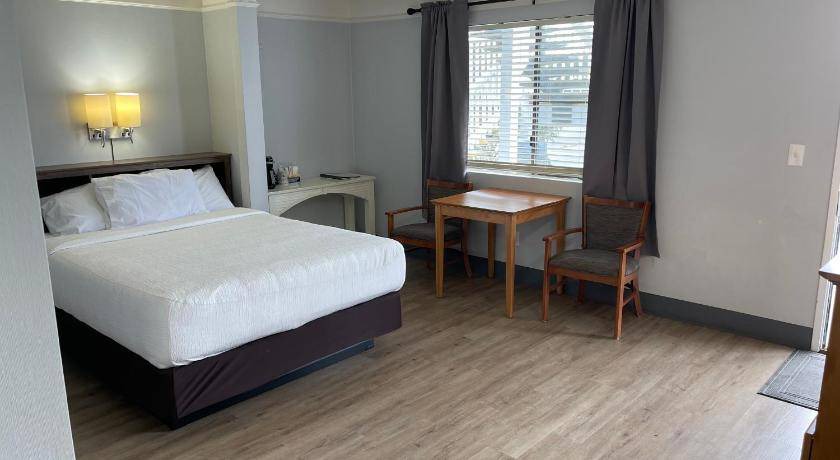Photo of Bedroom in Fort Bragg