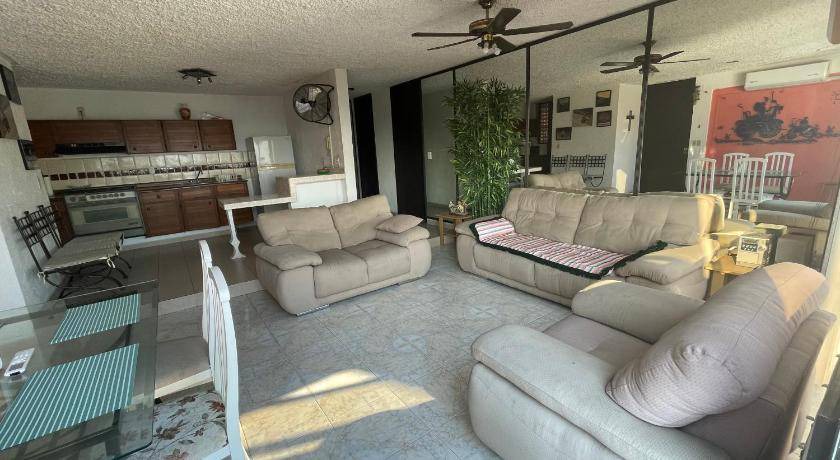 Photo of Livingroom in Farallon