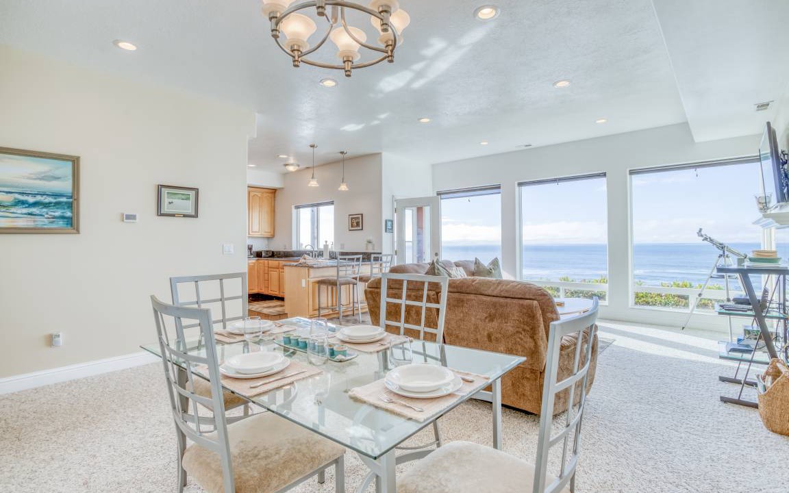 Photo of Livingroom in Beverly Beach