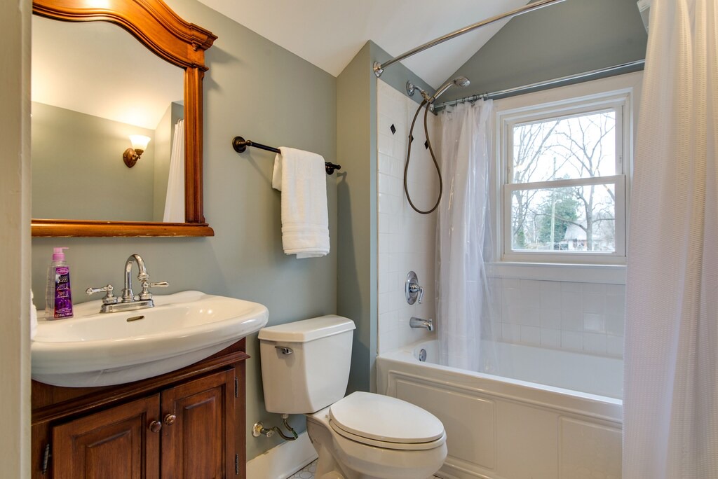 Photo of Bathroom in Eastwood