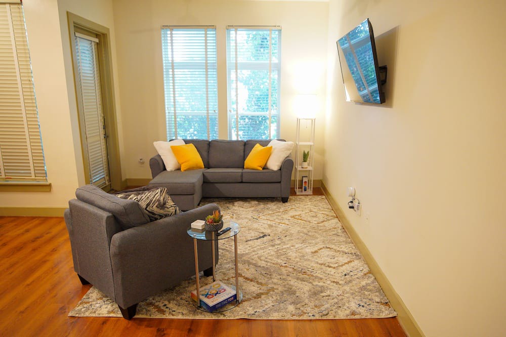 Photo of Livingroom in Piedmont Heights