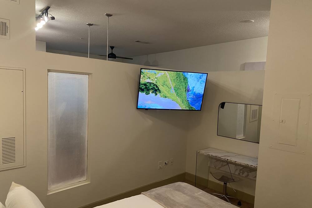 Photo of Bedroom in Piedmont Heights