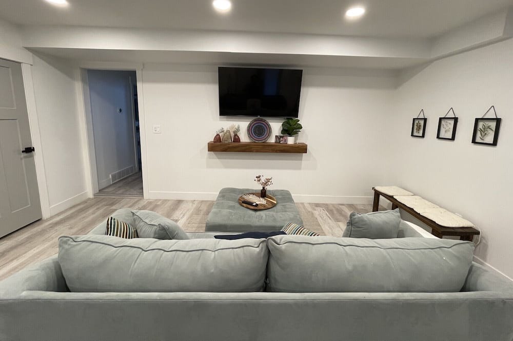 Photo of Livingroom in Millcreek