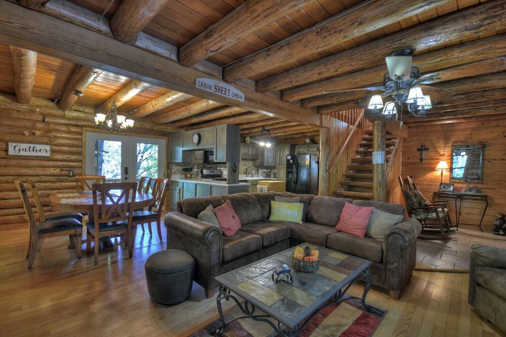 Photo of Livingroom in Eagle Mountain