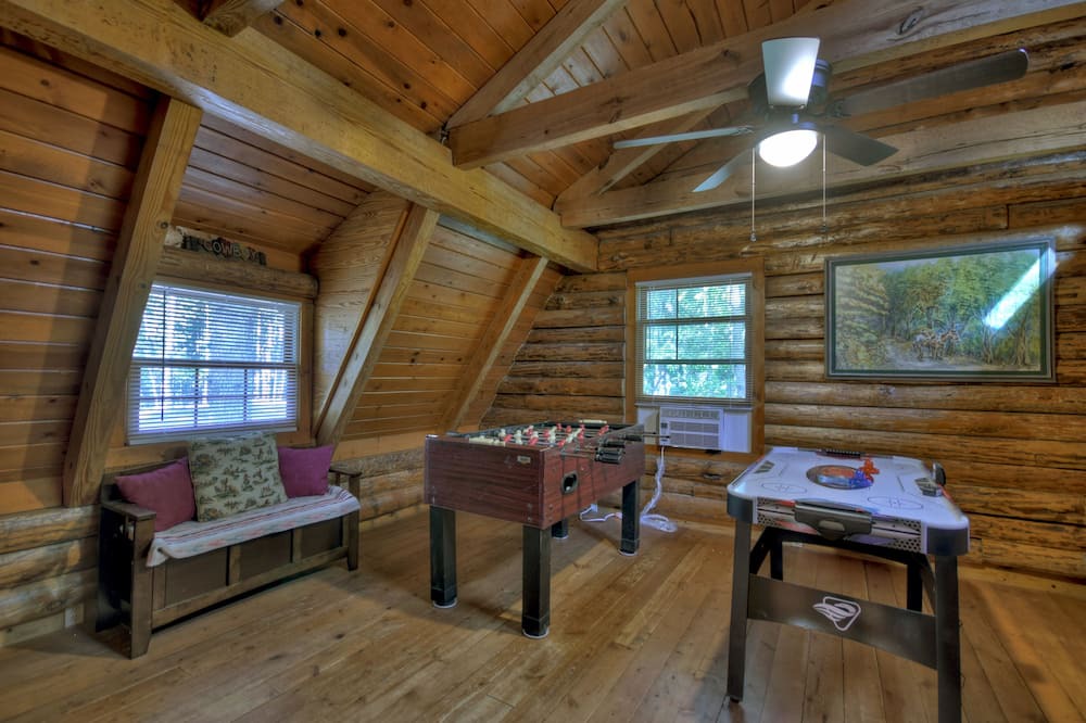 Photo of Livingroom in Eagle Mountain