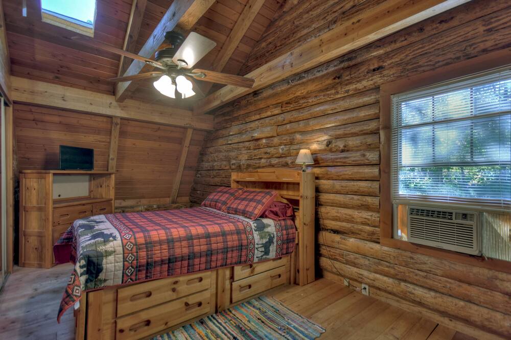 Photo of Bedroom in Eagle Mountain