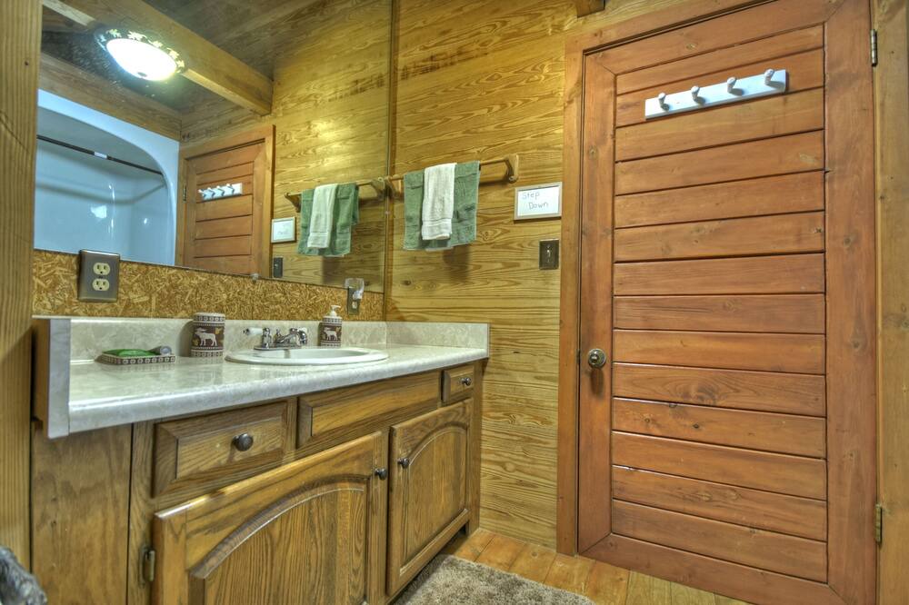 Photo of Bathroom in Eagle Mountain