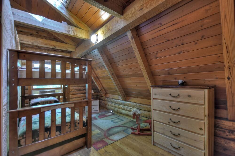 Photo of Bedroom in Eagle Mountain