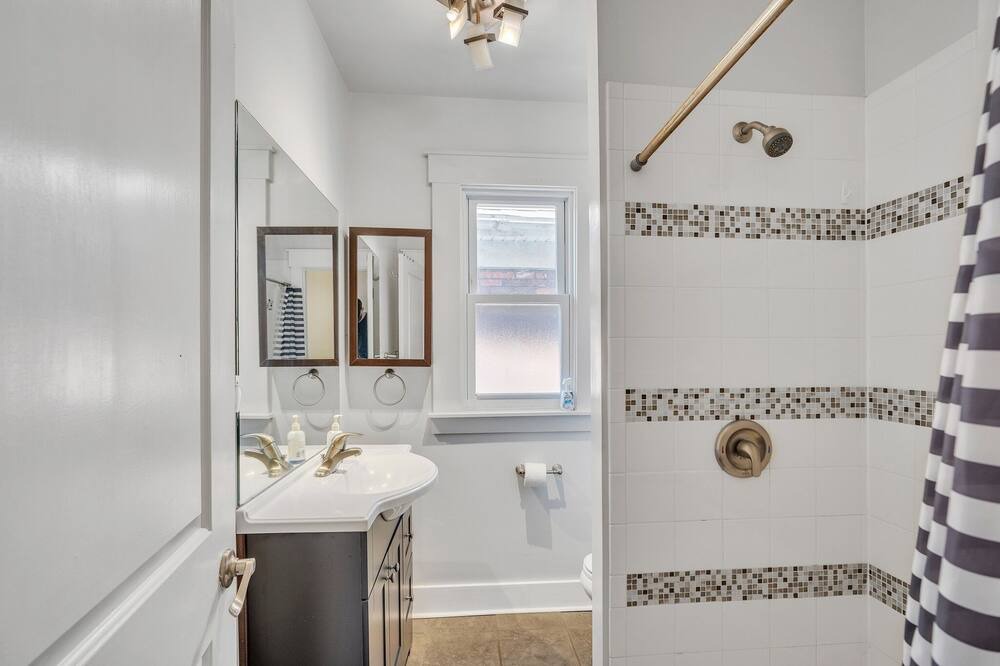 Photo of Bathroom in Mexicantown - Southwest Detroit
