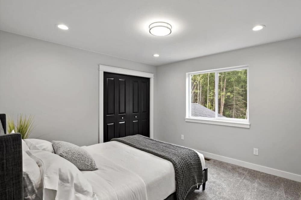 Photo of Bedroom in Lazy Mountain