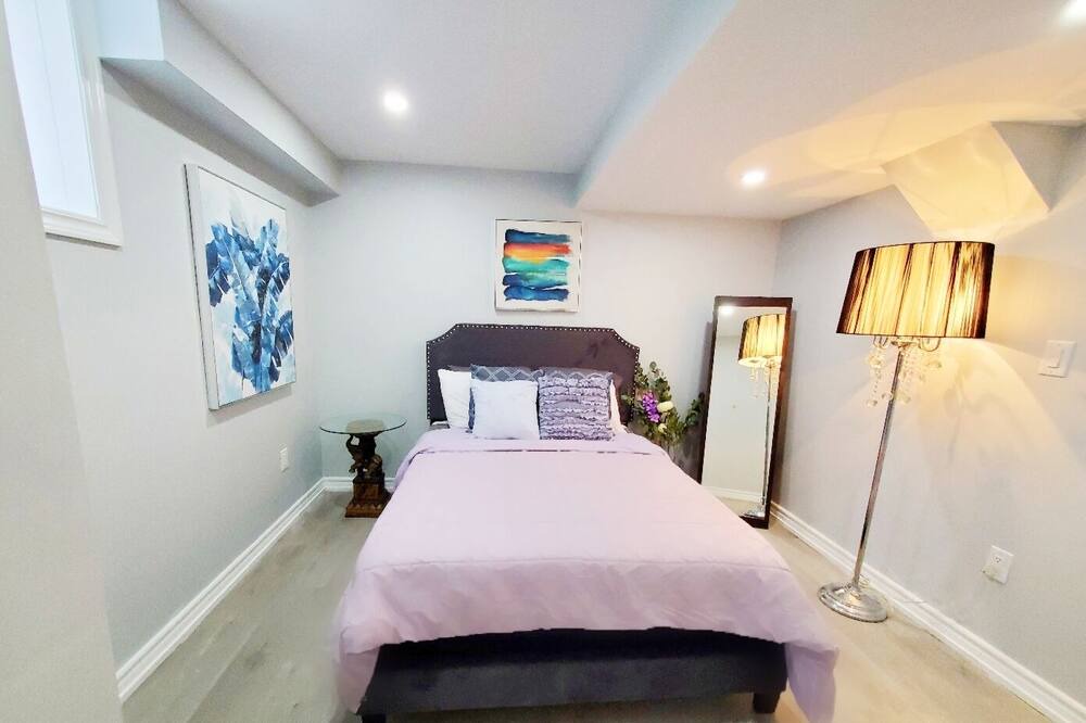 Photo of Bedroom in Bowmanville