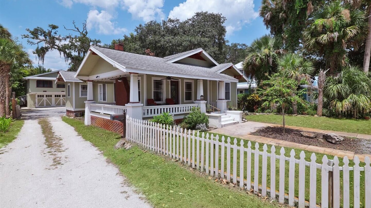 Photo of Outdoor in Wallaces New Smyrna