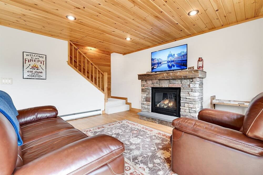 Photo of Livingroom in Rumford Center