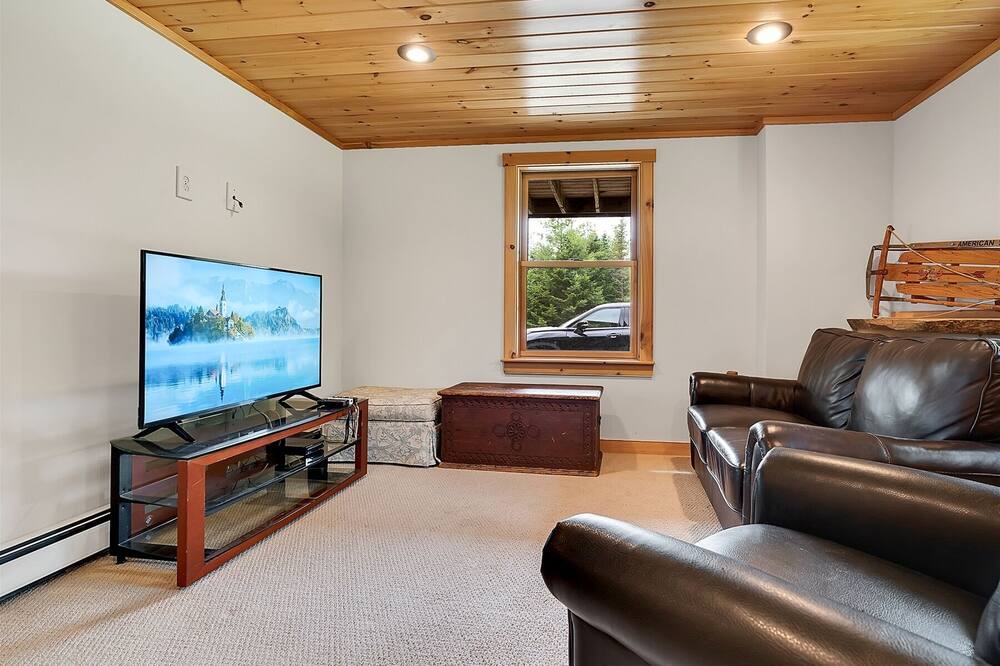 Photo of Livingroom in Rumford Center