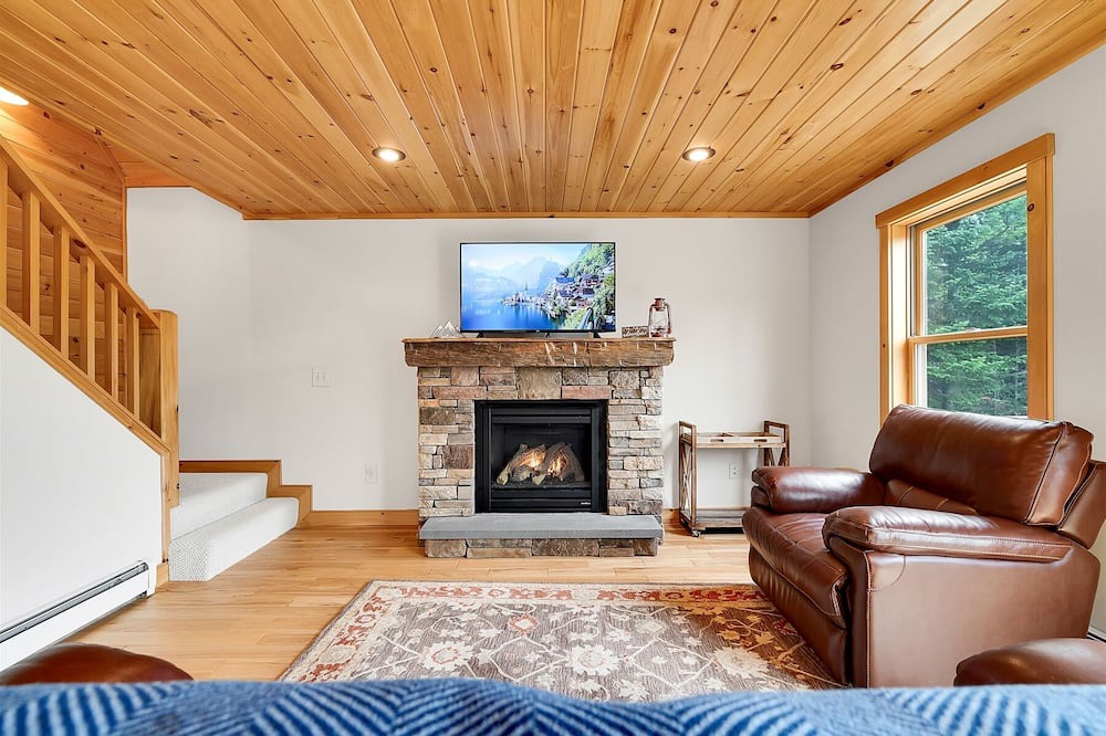 Photo of Livingroom in Rumford Center