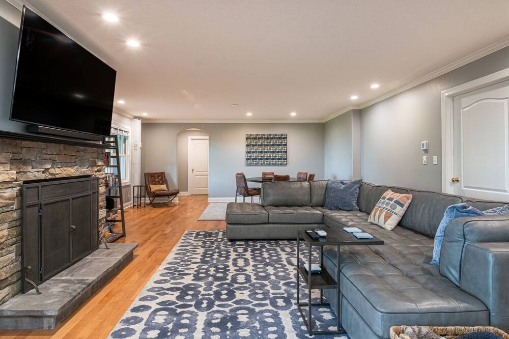 Photo of Bedroom in Laurel Park