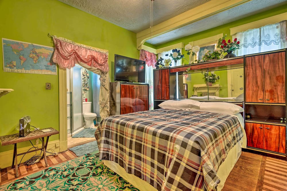 Photo of Bathroom in Lawrence