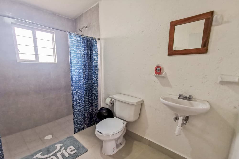 Photo of Bathroom in El Marques