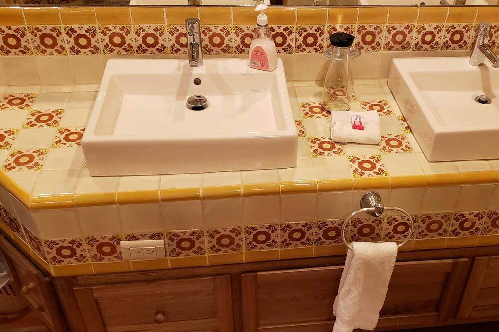 Photo of Bathroom in Hidalgo