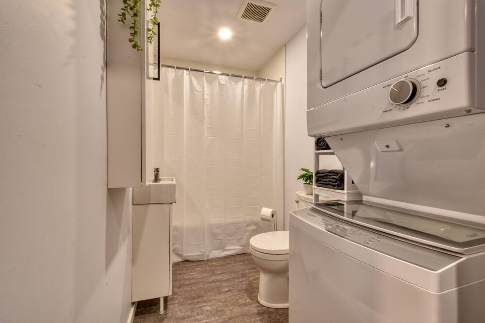 Photo of Bathroom in Mercier-Hochelaga-Maisonneuve