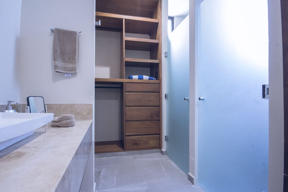 Photo of Bathroom in Miramar