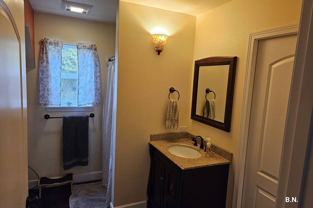 Photo of Bathroom in Palmer