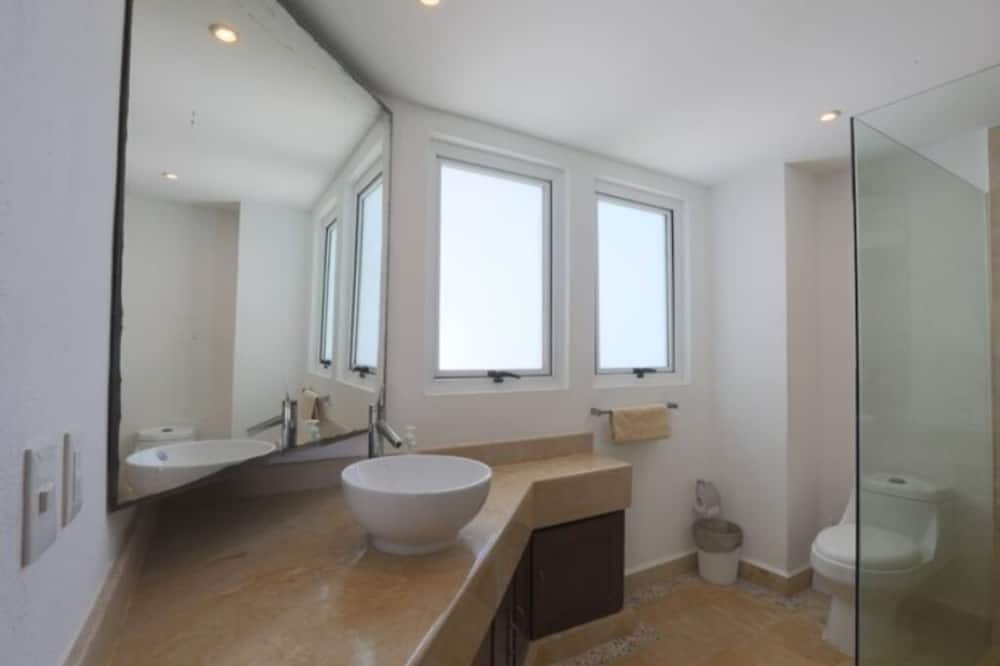 Photo of Bathroom in Brisas del Marques
