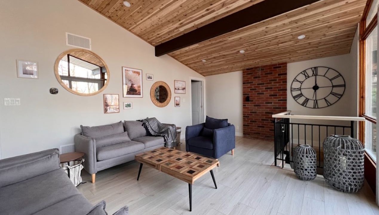Photo of Livingroom in Tiny