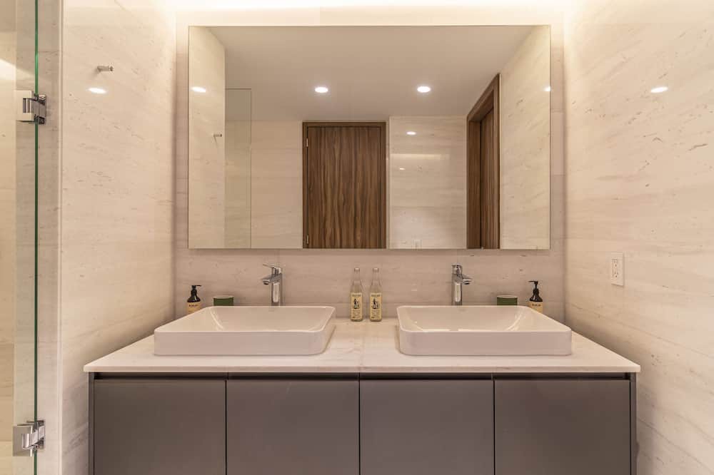 Photo of Bathroom in Los Morales