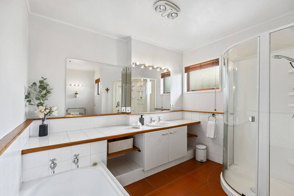 Photo of Bathroom in Waipahihi