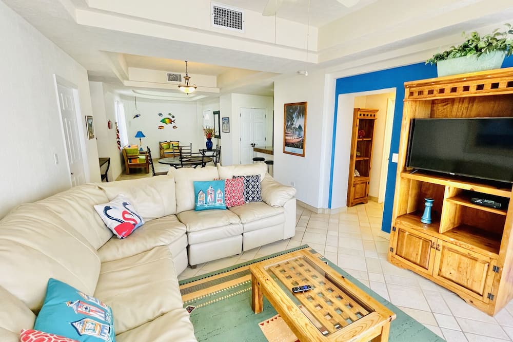 Photo of Livingroom in Sandy Beach