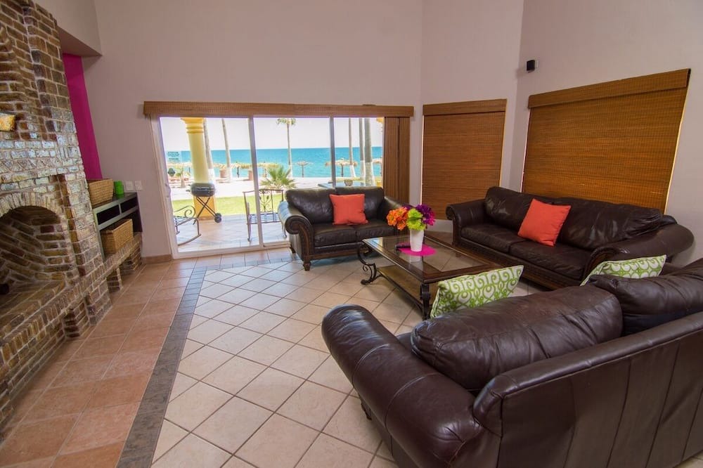 Photo of Livingroom in Sandy Beach
