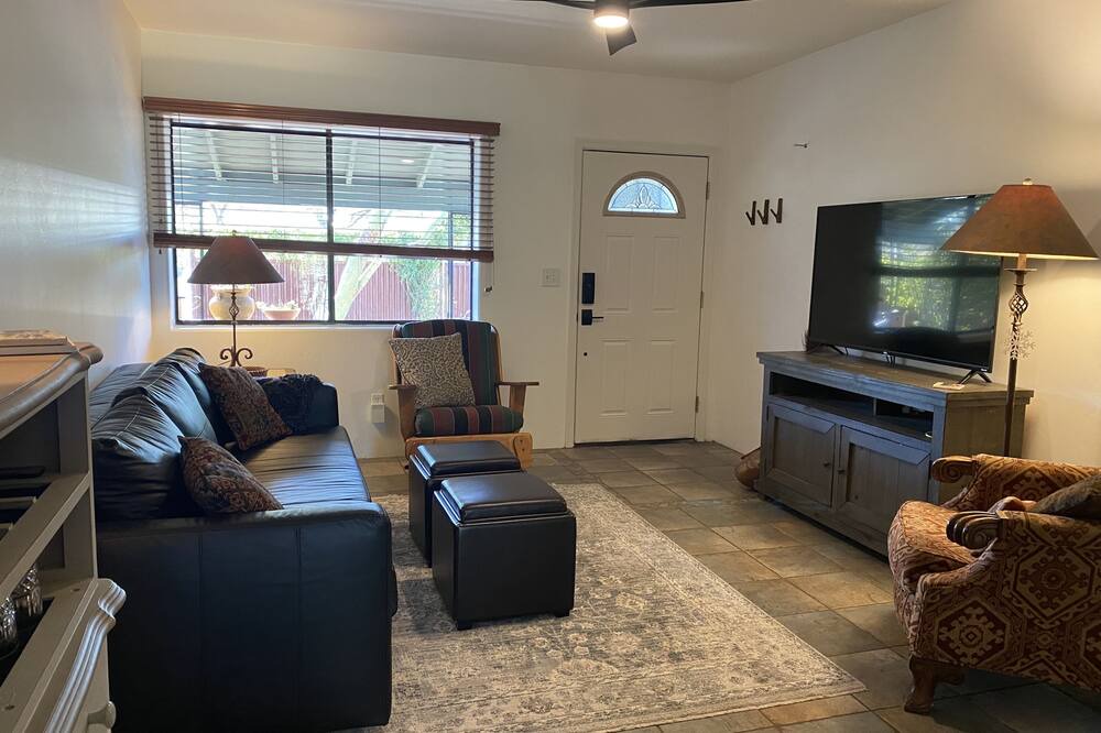 Photo of Bedroom in Midtown