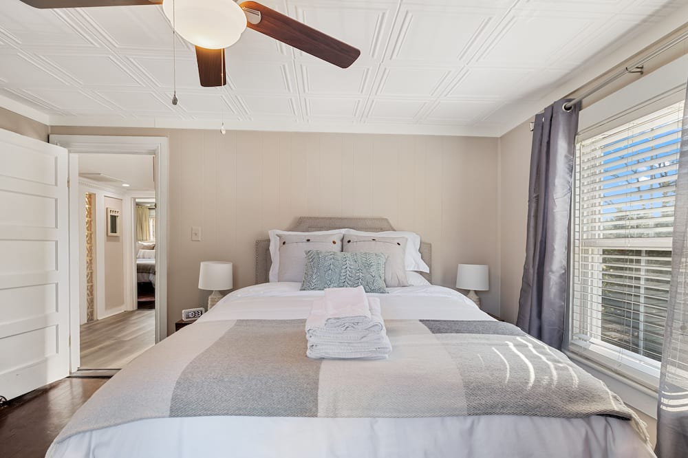Photo of Bedroom in Ashland