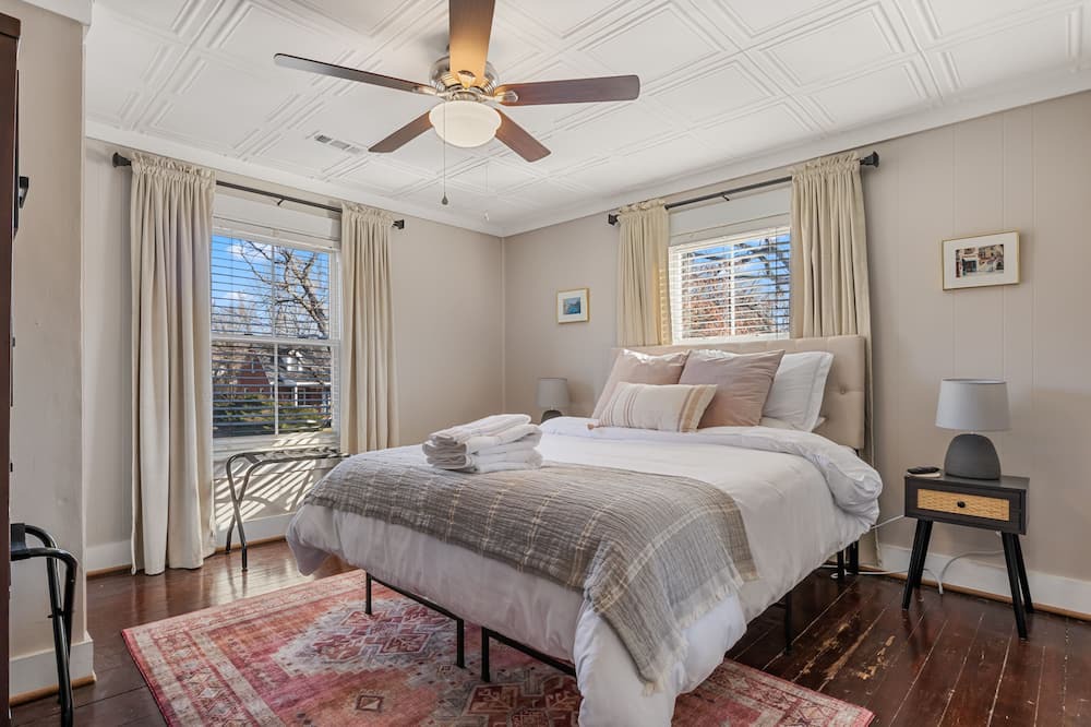 Photo of Bedroom in Ashland