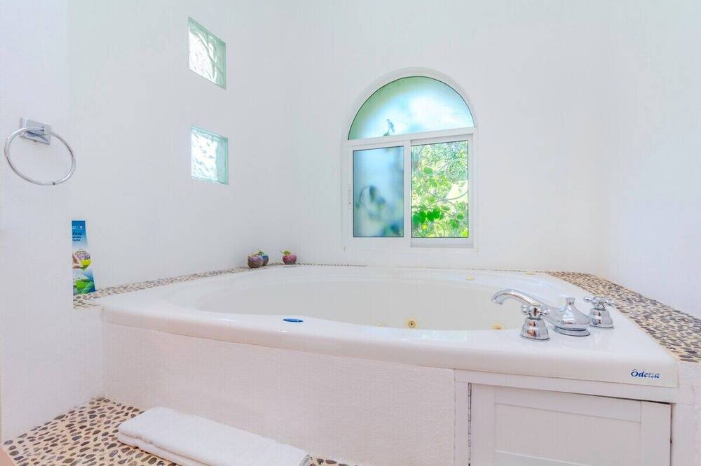Photo of Bathroom in Playacar
