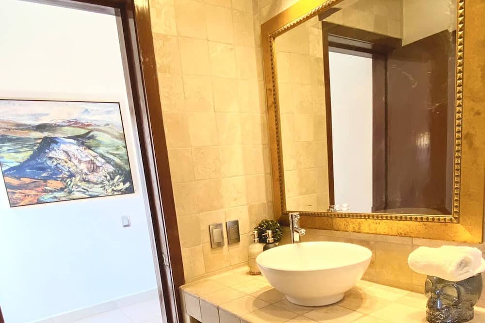 Photo of Bathroom in San Antonio Tlayacapan