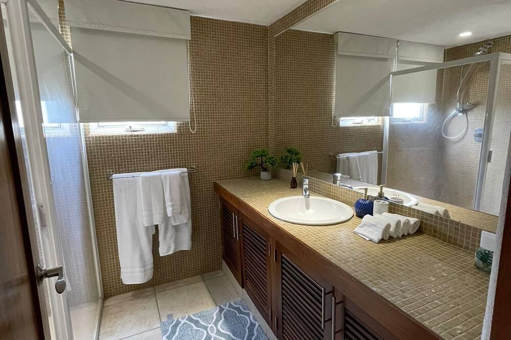 Photo of Bathroom in Flamingos