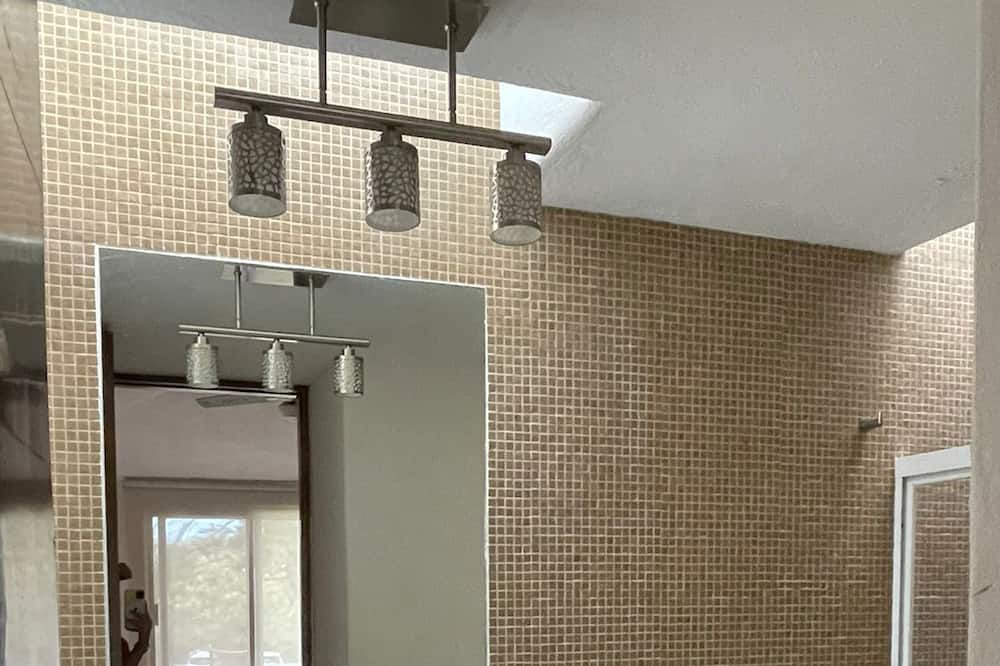 Photo of Bathroom in Flamingos