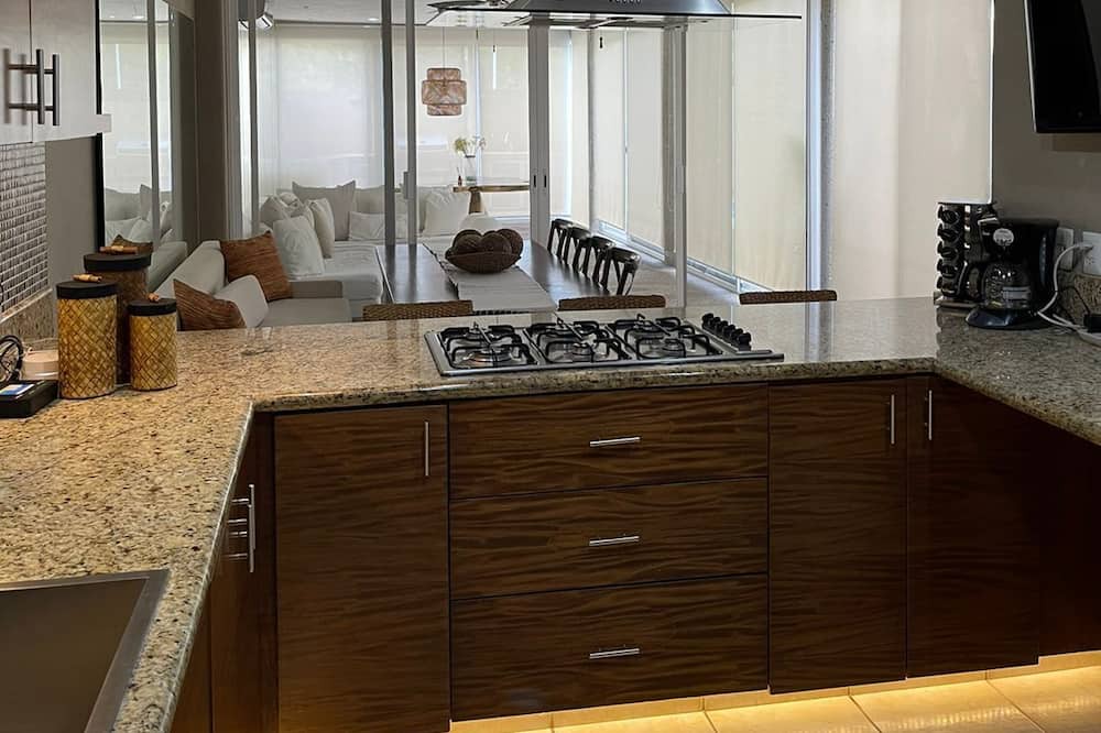 Photo of Kitchen in Flamingos
