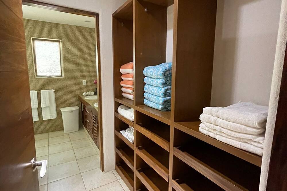 Photo of Bathroom in Flamingos