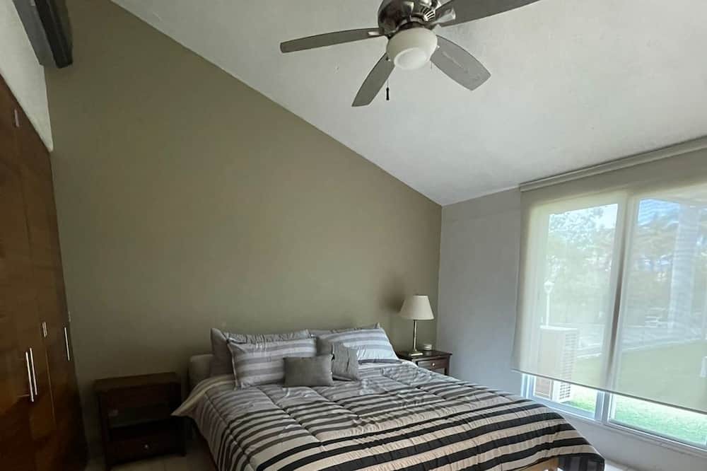 Photo of Bedroom in Flamingos