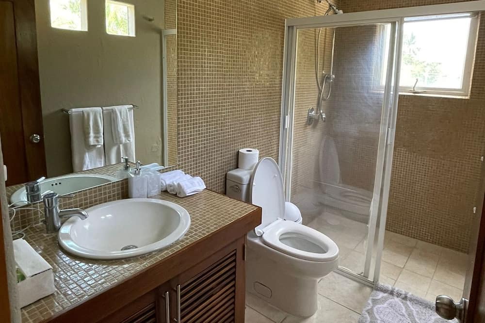 Photo of Bathroom in Flamingos