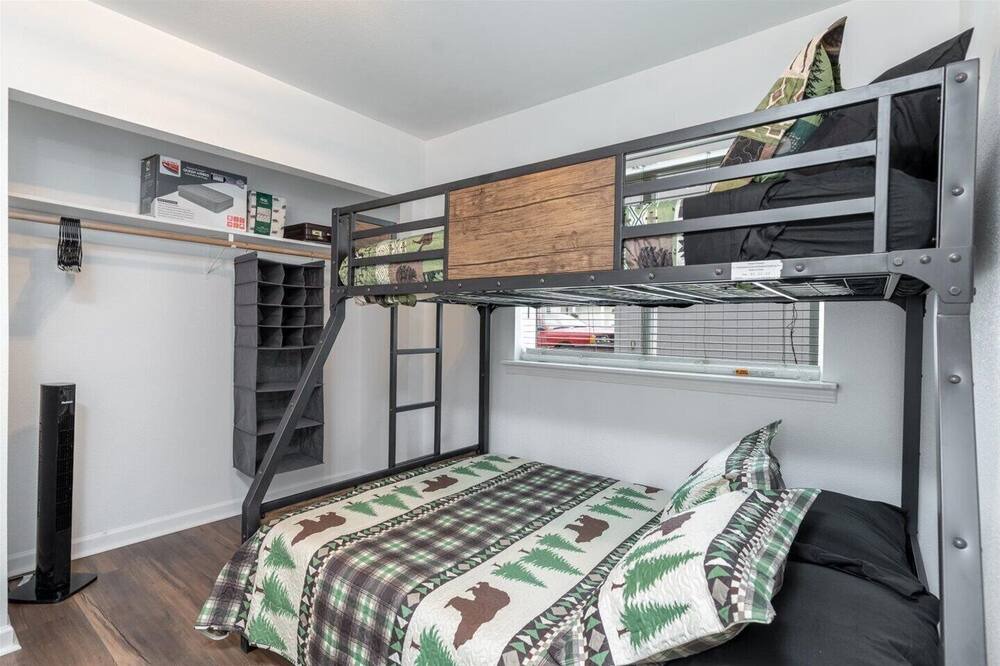 Photo of Bedroom in Abbott Loop