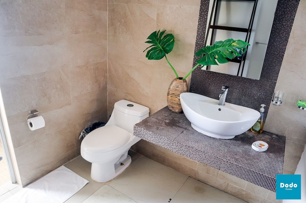 Photo of Bathroom in Balcones de Loma Linda