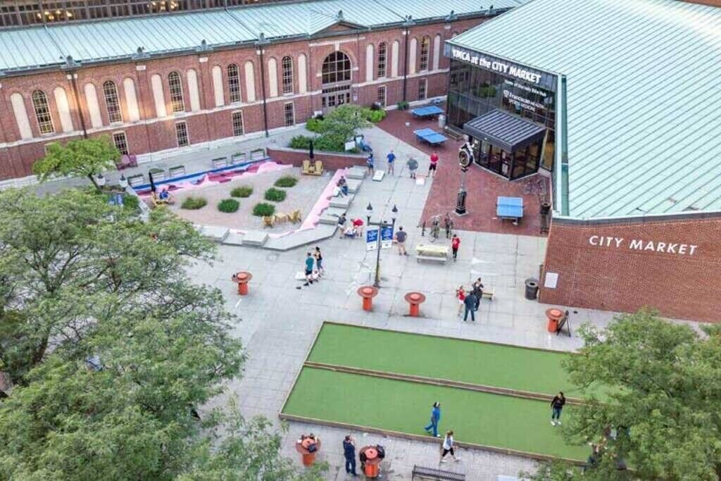 Photo of Outdoor in Cole-Noble District