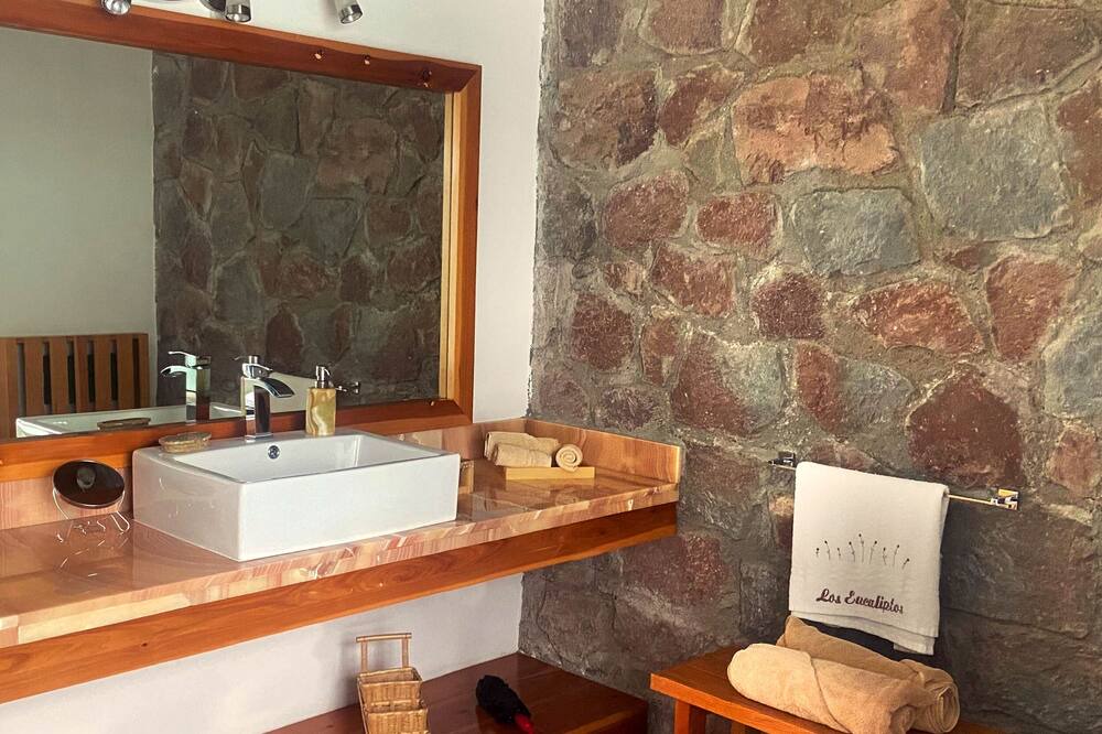 Photo of Bathroom in Macheros
