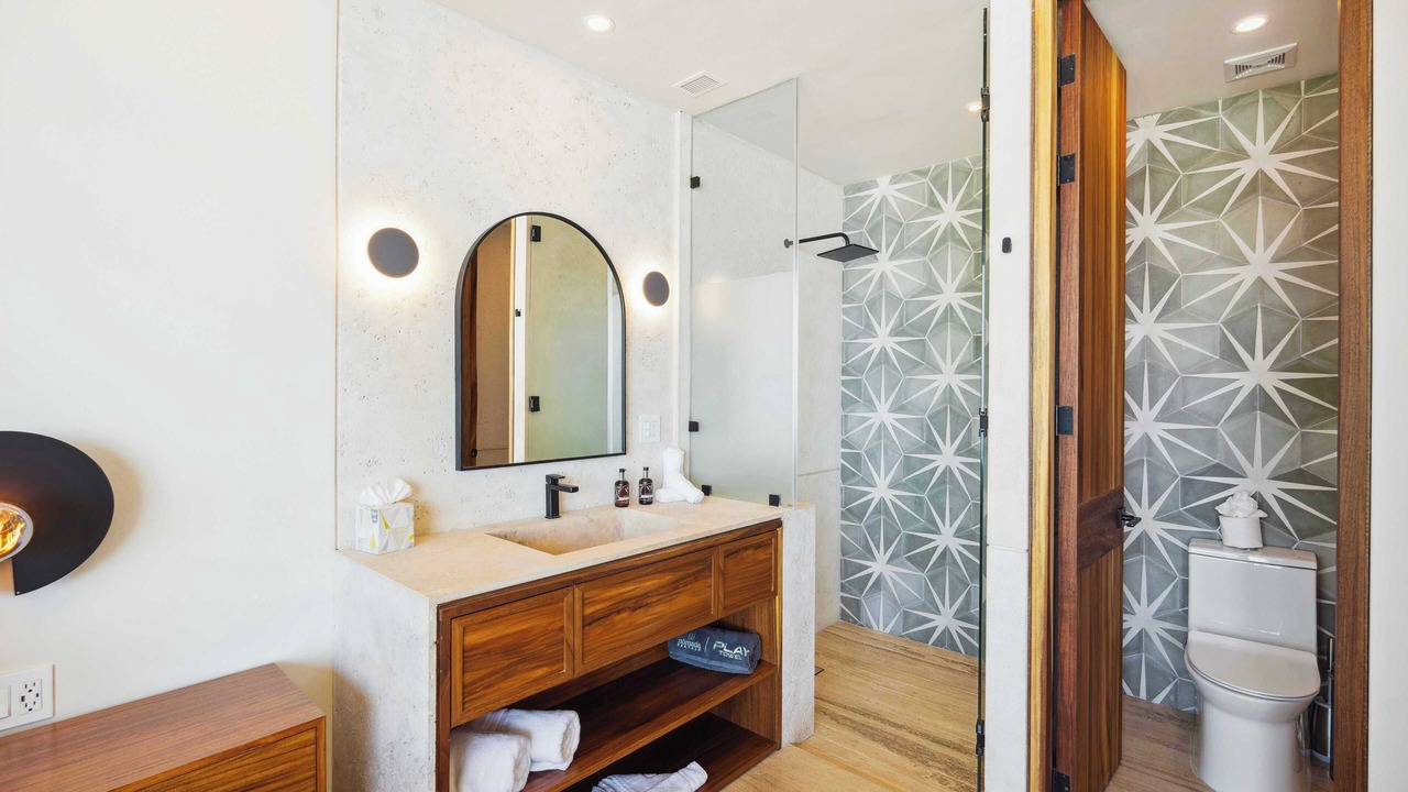 Photo of Bathroom in Romantic Zone