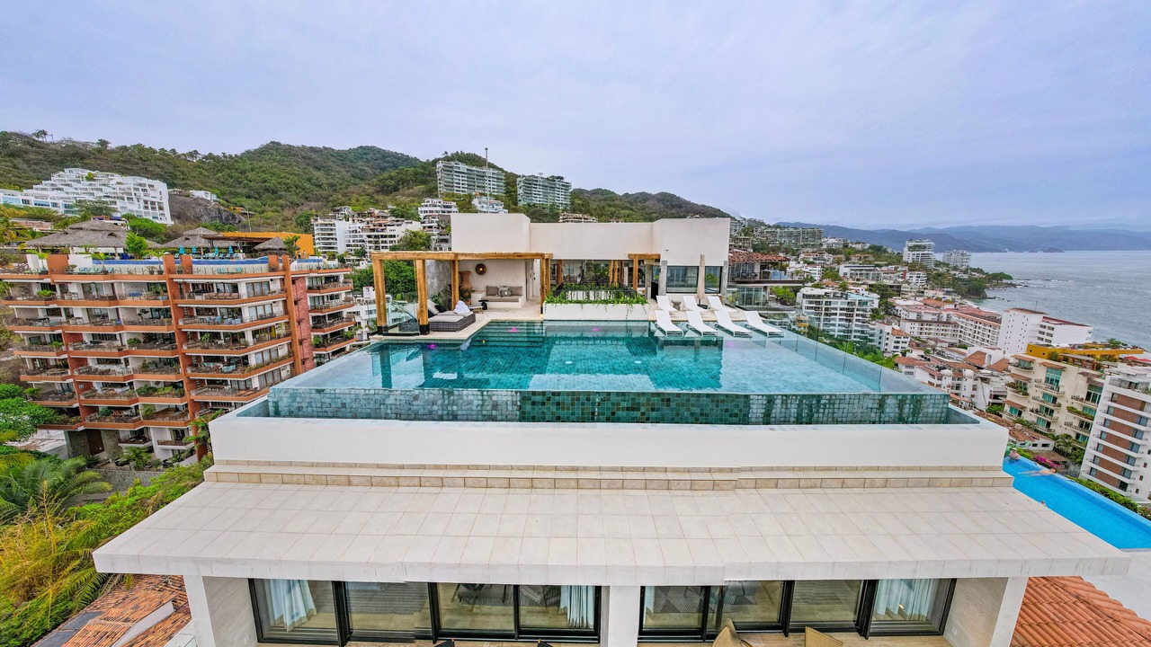 Photo of Outdoor in Romantic Zone