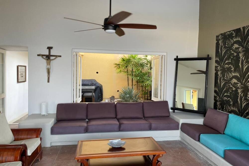 Photo of Livingroom in Brisas del Marques